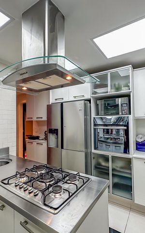 Apartamento à venda com 230m², 2 quartos e 2 vagas Apartamento à venda com 230m², 2 quartos e 2 vagasCozinha