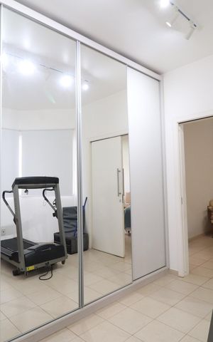 Casa para alugar com 322m², 4 quartos e 4 vagasCloset Suíte 1