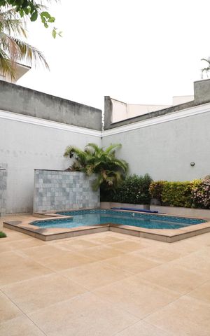 Casa para alugar com 322m², 4 quartos e 4 vagasPiscina