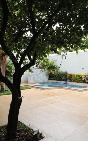 Casa para alugar com 322m², 4 quartos e 4 vagasPiscina