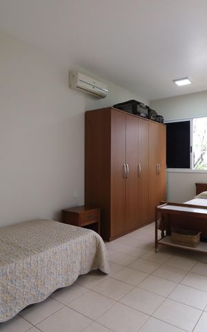 Casa para alugar com 322m², 4 quartos e 4 vagasSuíte 3