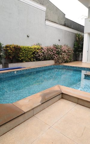 Casa para alugar com 322m², 4 quartos e 4 vagasPiscina