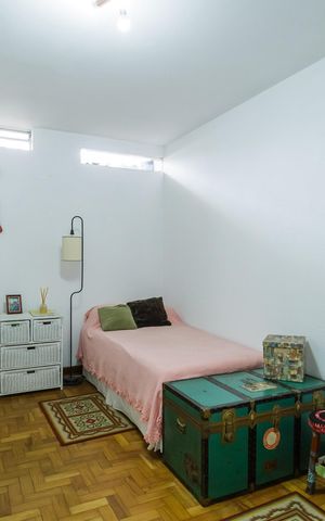 Casa à venda com 243m², 4 quartos e 3 vagas Casa à venda com 243m², 4 quartos e 3 vagasQuarto 3