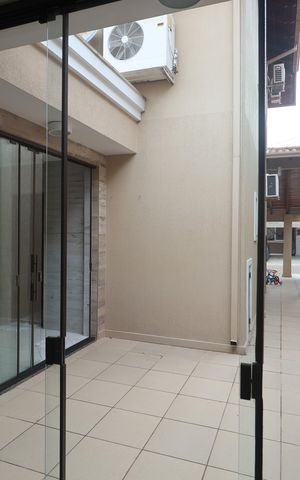 Casa de condomínio à venda com 173m², 3 quartos e 2 vagasÁrea externa