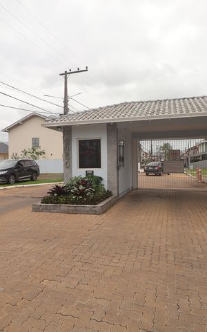 Casa de condomínio à venda com 173m², 3 quartos e 2 vagasFachada e portaria