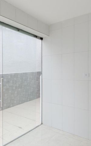 Casa à venda com 220m², 4 quartos e 3 vagas Casa à venda com 220m², 4 quartos e 3 vagasÁrea de serviço ( casa 2 )