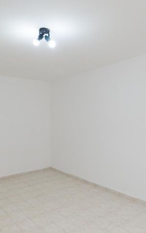 Casa à venda com 220m², 4 quartos e 3 vagas Casa à venda com 220m², 4 quartos e 3 vagasQuarto 1| Casa 2