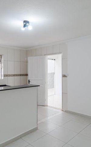 Casa à venda com 220m², 4 quartos e 3 vagas Casa à venda com 220m², 4 quartos e 3 vagasSala | Casa 2