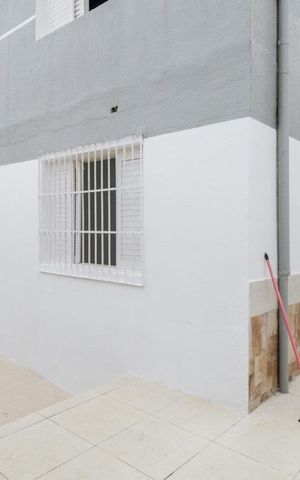 Casa à venda com 220m², 4 quartos e 3 vagas Casa à venda com 220m², 4 quartos e 3 vagasQuintal ( Casa 2 )