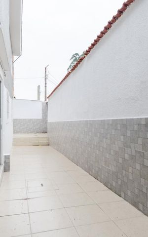 Casa à venda com 220m², 4 quartos e 3 vagas Casa à venda com 220m², 4 quartos e 3 vagasQuintal ( Casa 2 )