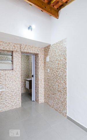 Casa à venda com 220m², 4 quartos e 3 vagas Casa à venda com 220m², 4 quartos e 3 vagasÁrea de serviço ( casa 2 )