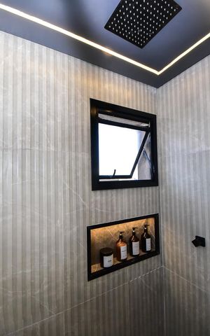 Apartamento à venda com 105m², 2 quartos e 2 vagasChuveiro da Suíte