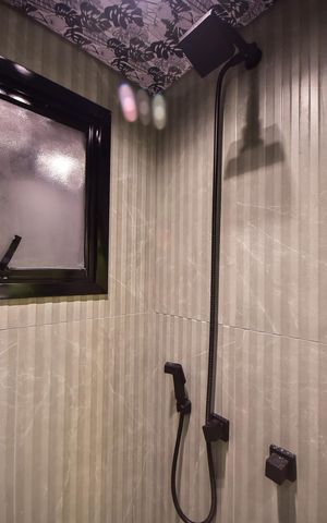 Apartamento à venda com 105m², 2 quartos e 2 vagasChuveiro do Banheiro