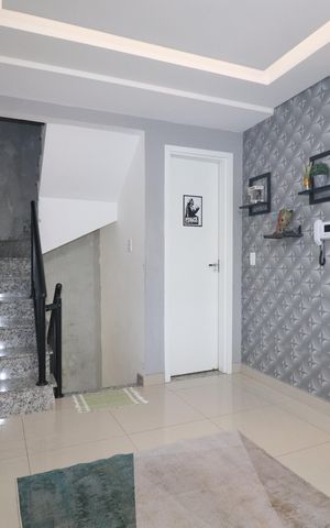 Casa à venda com 140m², 2 quartos e 2 vagasSala