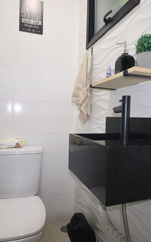 Casa à venda com 140m², 2 quartos e 2 vagasLavabo