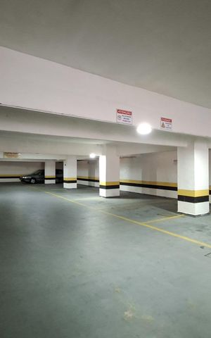 Apartamento para alugar com 25m², 0 quarto e 1 vaga Apartamento para alugar com 25m², 0 quarto e 1 vagaGaragem