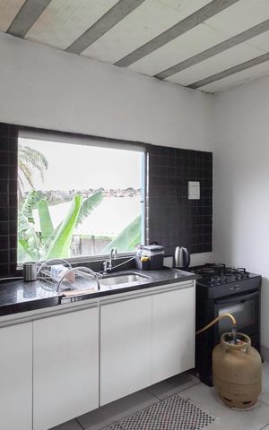 Casa à venda com 430m², 5 quartos e 2 vagas Casa à venda com 430m², 5 quartos e 2 vagasCasa 2 - Cozinha