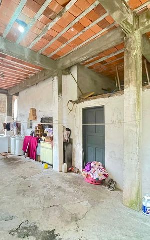 Casa à venda com 200m², 5 quartos e 2 vagas Casa à venda com 200m², 5 quartos e 2 vagasQuintal