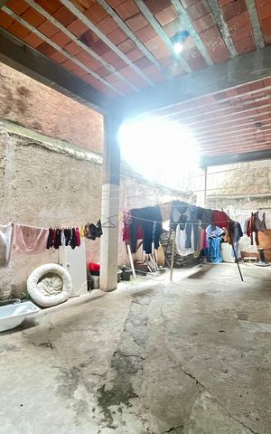 Casa à venda com 200m², 5 quartos e 2 vagas Casa à venda com 200m², 5 quartos e 2 vagasQuintal