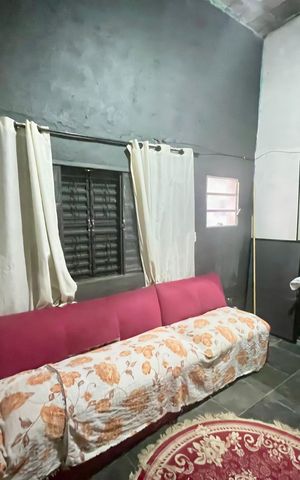 Casa à venda com 200m², 5 quartos e 2 vagas Casa à venda com 200m², 5 quartos e 2 vagasSala