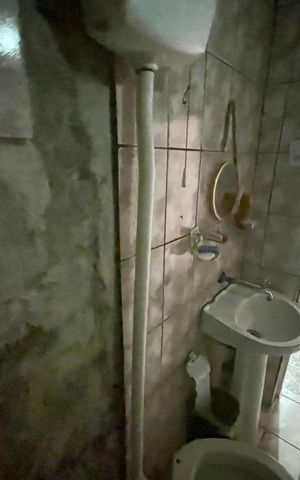 Casa à venda com 200m², 5 quartos e 2 vagas Casa à venda com 200m², 5 quartos e 2 vagasBanheiro 2