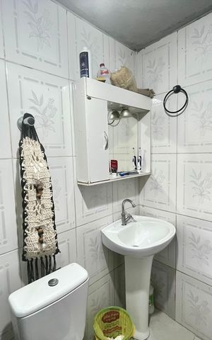 Casa à venda com 200m², 5 quartos e 2 vagas Casa à venda com 200m², 5 quartos e 2 vagasBanheiro 1