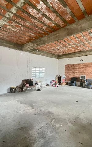 Casa à venda com 200m², 5 quartos e 2 vagas Casa à venda com 200m², 5 quartos e 2 vagasSalão
