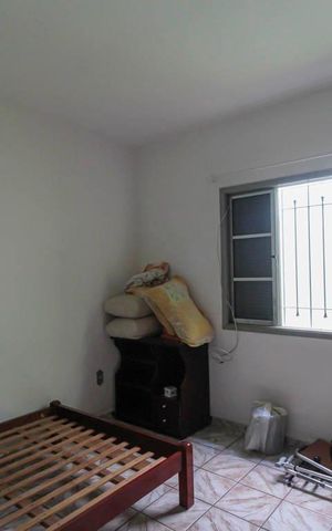 Casa à venda com 200m², 4 quartos e 2 vagas Casa à venda com 200m², 4 quartos e 2 vagasQuarto