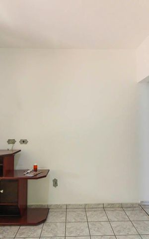 Casa à venda com 200m², 4 quartos e 2 vagas Casa à venda com 200m², 4 quartos e 2 vagasSala