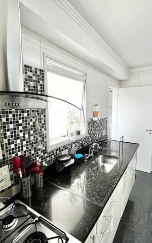 Apartamento à venda com 140m², 3 quartos e 2 vagas Apartamento à venda com 140m², 3 quartos e 2 vagasCozinha