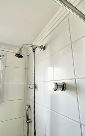 Apartamento à venda com 140m², 3 quartos e 2 vagas Apartamento à venda com 140m², 3 quartos e 2 vagasBanheiro da Suíte 1