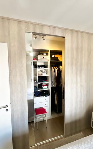 Apartamento à venda com 140m², 3 quartos e 2 vagas Apartamento à venda com 140m², 3 quartos e 2 vagasSuíte