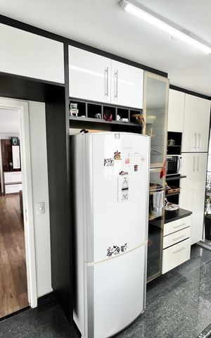 Apartamento à venda com 140m², 3 quartos e 2 vagas Apartamento à venda com 140m², 3 quartos e 2 vagasCozinha