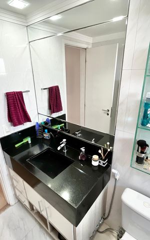 Apartamento à venda com 140m², 3 quartos e 2 vagas Apartamento à venda com 140m², 3 quartos e 2 vagasBanheiro da Suíte 1