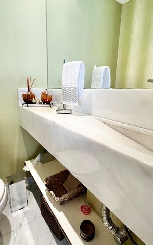 Apartamento à venda com 140m², 3 quartos e 2 vagas Apartamento à venda com 140m², 3 quartos e 2 vagasLavabo