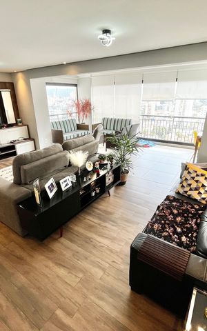 Apartamento à venda com 140m², 3 quartos e 2 vagas Apartamento à venda com 140m², 3 quartos e 2 vagasSala