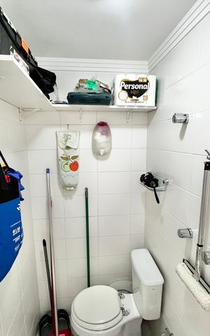 Apartamento à venda com 140m², 3 quartos e 2 vagas Apartamento à venda com 140m², 3 quartos e 2 vagasBanheiro de serviço