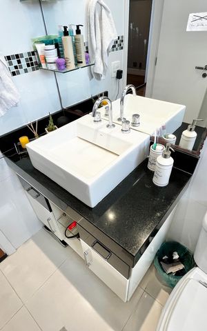 Apartamento à venda com 130m², 3 quartos e 3 vagas Apartamento à venda com 130m², 3 quartos e 3 vagasBanheiro da Suíte