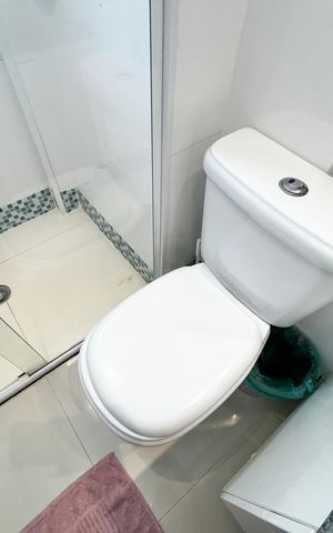 Apartamento à venda com 130m², 3 quartos e 3 vagas Apartamento à venda com 130m², 3 quartos e 3 vagasBanheiro