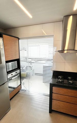 Apartamento à venda com 130m², 3 quartos e 3 vagas Apartamento à venda com 130m², 3 quartos e 3 vagasCozinha