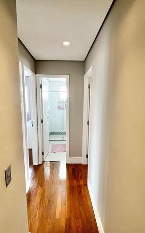 Apartamento à venda com 130m², 3 quartos e 3 vagas Apartamento à venda com 130m², 3 quartos e 3 vagasCorredor