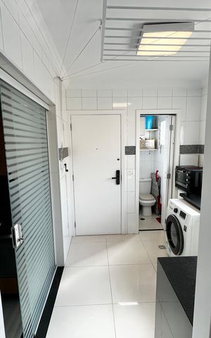 Apartamento à venda com 130m², 3 quartos e 3 vagas Apartamento à venda com 130m², 3 quartos e 3 vagasQuarto de Serviço/Escritório
