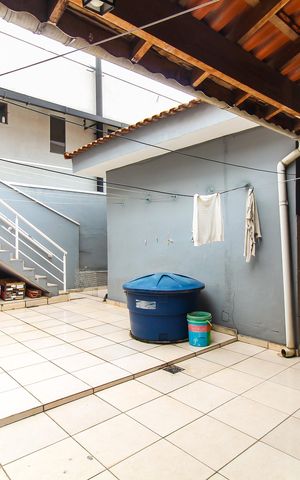 Casa à venda com 360m², 3 quartos e 4 vagas Casa à venda com 360m², 3 quartos e 4 vagasQuintal
