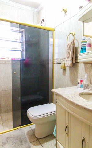 Casa à venda com 360m², 3 quartos e 4 vagas Casa à venda com 360m², 3 quartos e 4 vagasBanheiro 2
