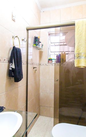 Casa à venda com 360m², 3 quartos e 4 vagas Casa à venda com 360m², 3 quartos e 4 vagasBanheiro da Suíte