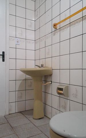 Casa à venda com 220m², 4 quartos e 3 vagasBanheiro 2