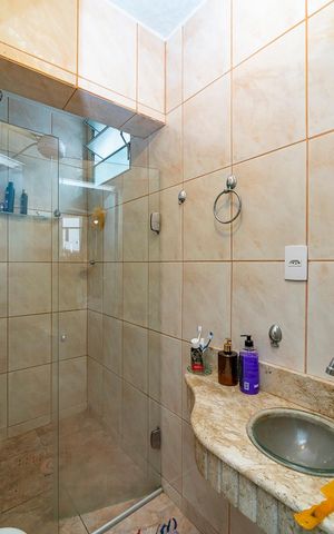 Apartamento para alugar com 216m², 4 quartos e 1 vaga Apartamento para alugar com 216m², 4 quartos e 1 vagaBanheiro da Suíte 2