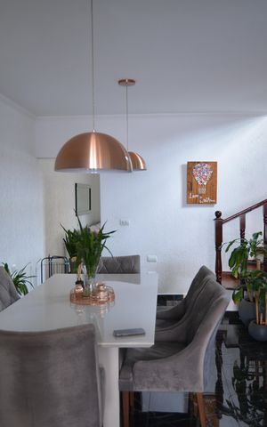 Casa à venda com 320m², 5 quartos e 4 vagasSala