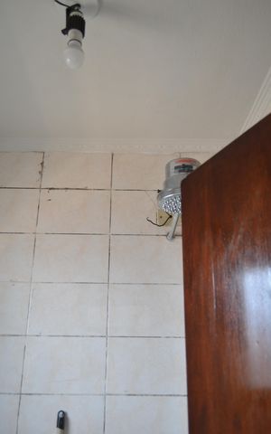 Casa à venda com 320m², 5 quartos e 4 vagasBanheiro de serviço