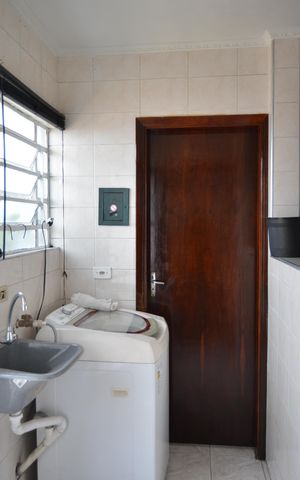 Casa à venda com 320m², 5 quartos e 4 vagasÁrea de Serviço